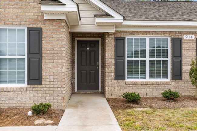 Photo - 214 Jeremy Ln