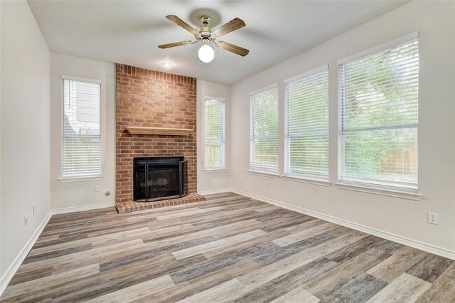 Photo - 13220 Darwin Ln