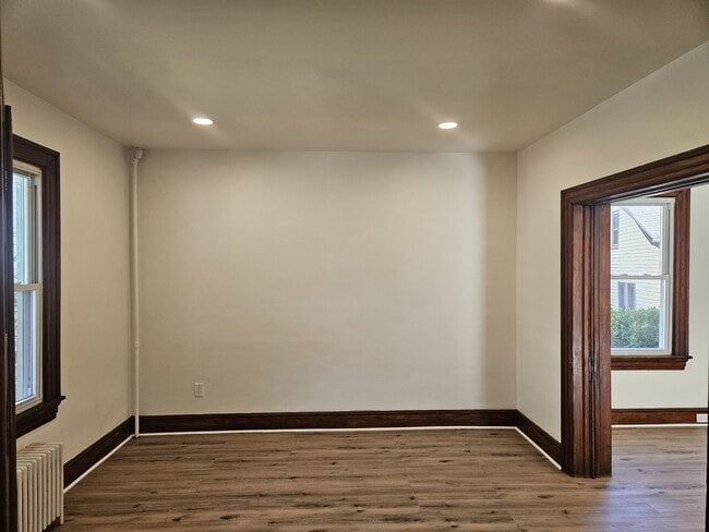 Photo - 210 School St