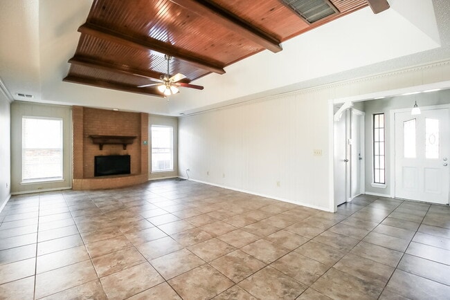 Photo - 5421 Sudbury Ln