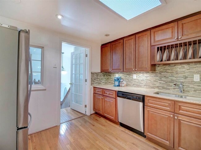 Photo - 14 Chopin Ct