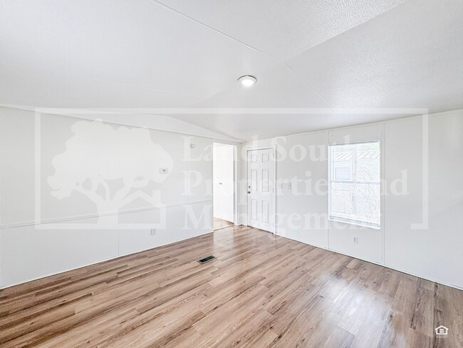 Photo - 1165 Meadow Lawn Street