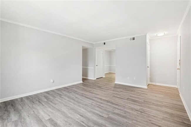 Photo - 5560 Kingsport Dr Unit 27
