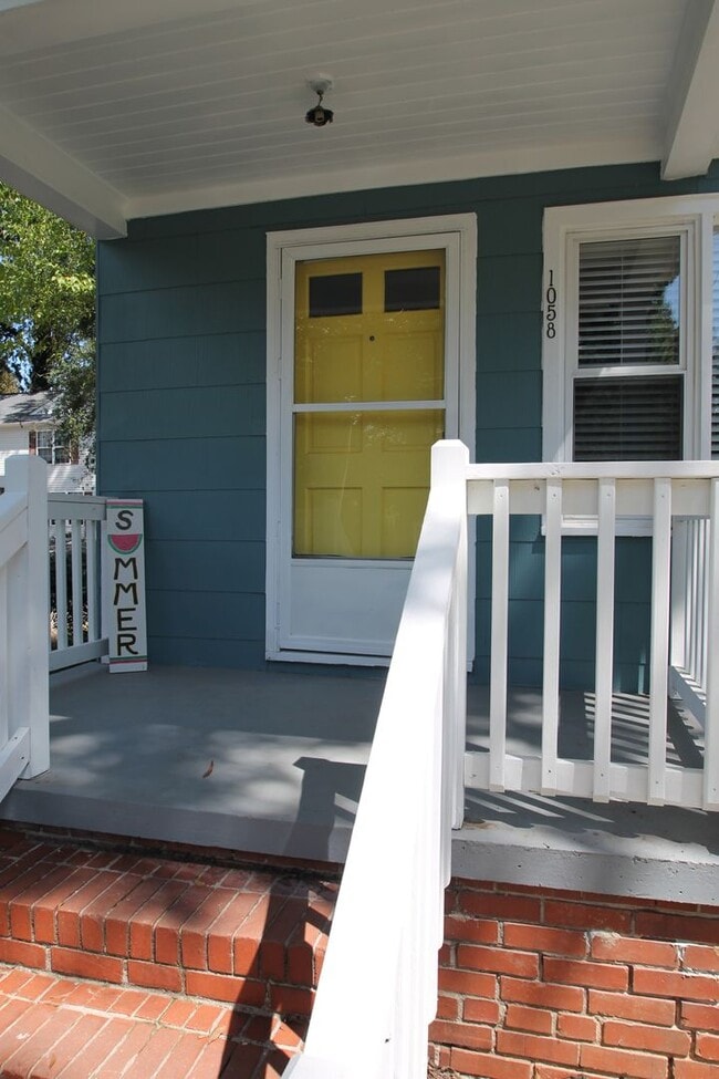 Photo - 1058 Ebenezer Ave Ext