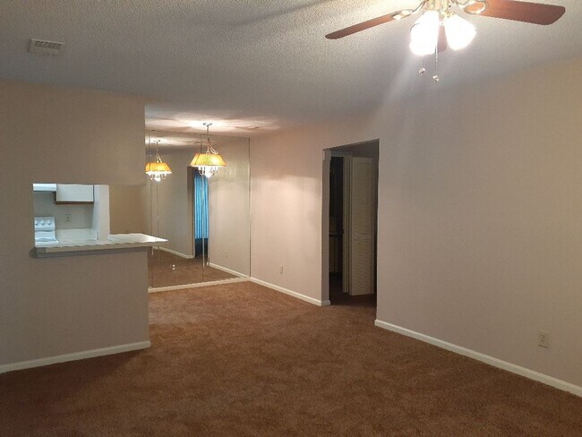 Photo - 502 Thorncliff #202, Newport News, VA 23608