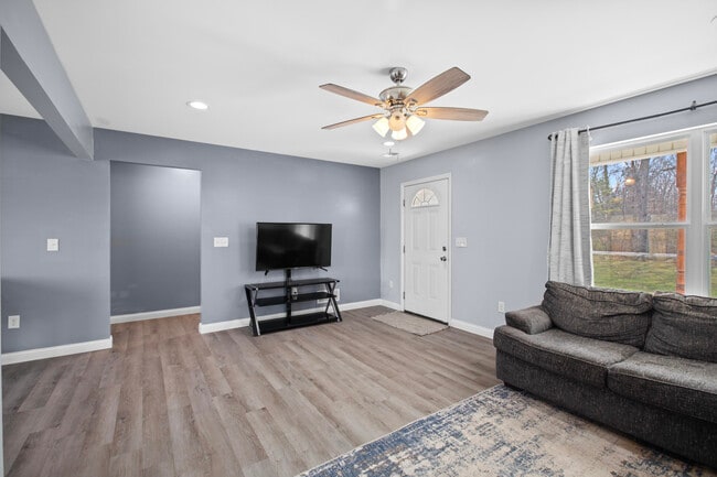 Photo - 1794 Adams Rd