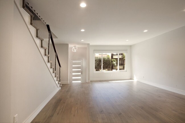 Photo - BWD - Bronwood Apartments