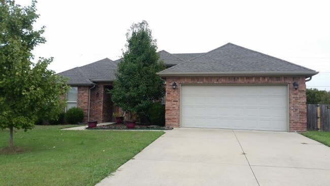 Photo - 603 SW Wallstone Rd House
