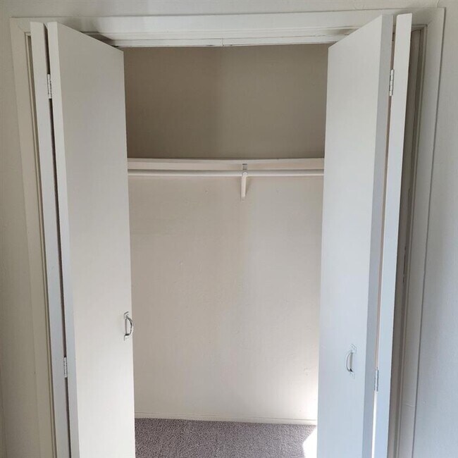 Photo - Town House Apartments