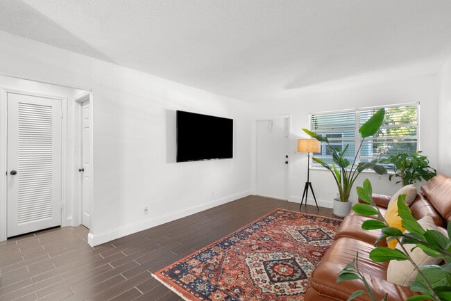 Photo - 1900 NE 8th Ct Unit 206