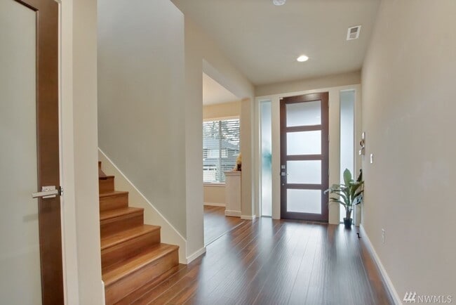 Photo - Auburn Lakeland Hills/Lakeview Community area 4 bedroom 2.5 bathroom home - Available May 1st, 2026