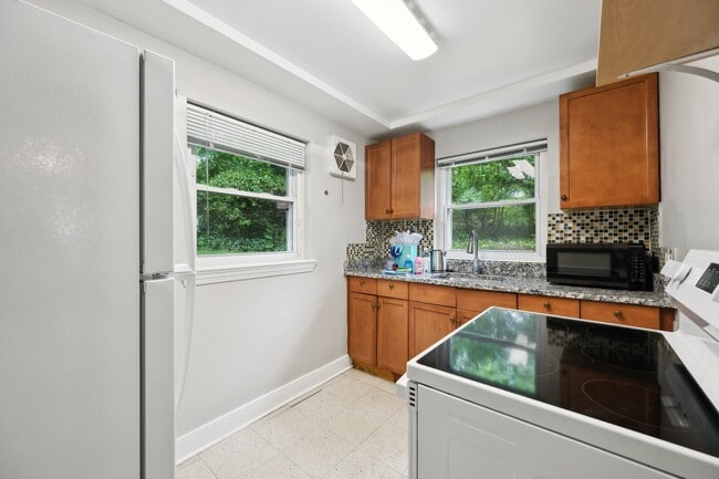 Photo - 4504 Guilford Rd Unit B