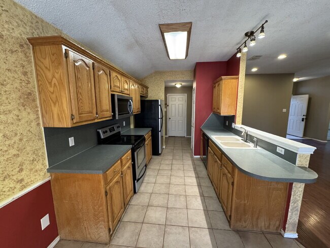 Photo - House Located On Cul-De-Sac & One Block Fr...