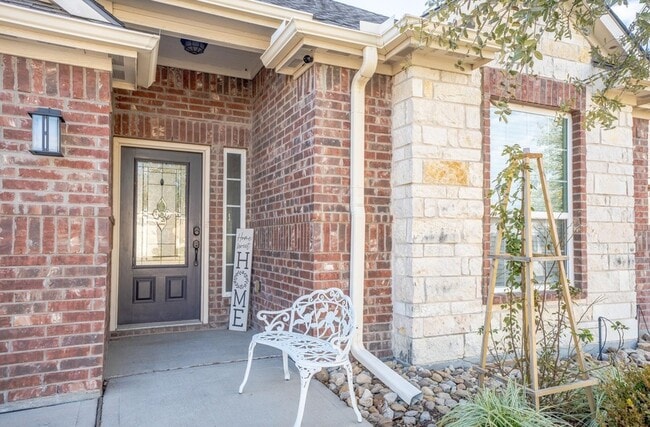 Photo - 413 Lipizzan Ln