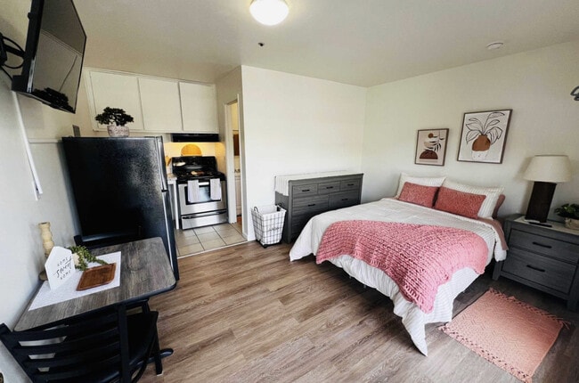 Photo - Lorene Lodge Apartments