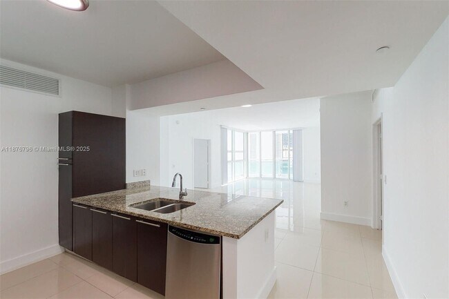 Photo - 951 Brickell Ave Unit 810