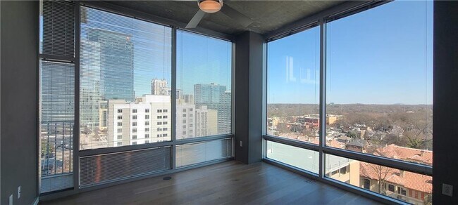 Photo - 943 Peachtree St NE Unidad 1018