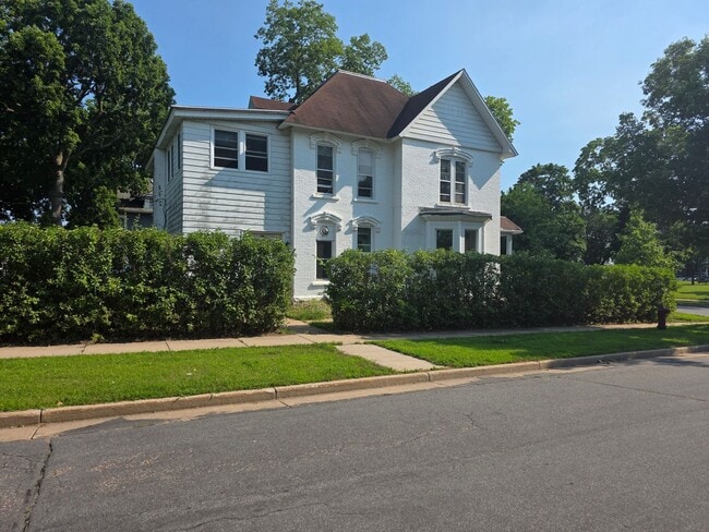 Building Photo - 705 E Grand Ave Unit 705 E Grand Ave 2 Rental