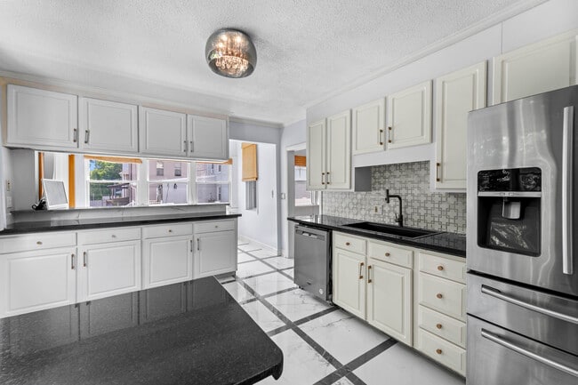 Photo - 210 Raymond Rd Unit 1