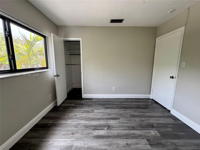 Photo - 1041 SW 15th Ave Unidad 10B