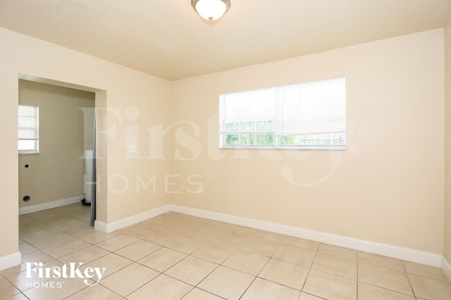 Photo - 4970 NW 12th St