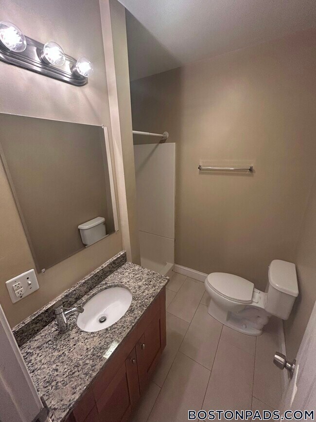 Photo - 76 Egmont St Unit 5