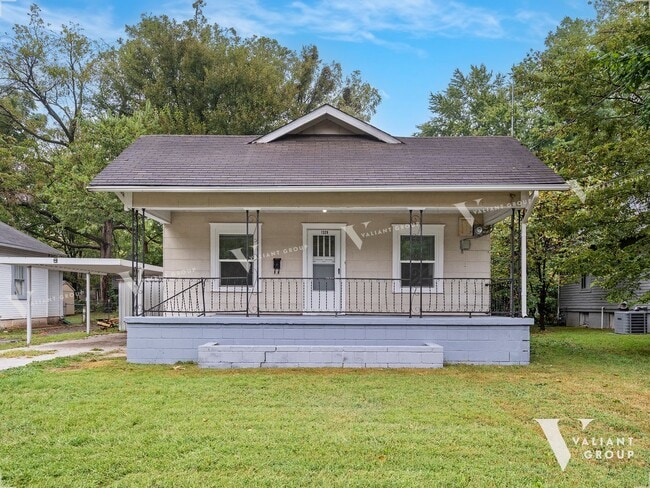 Building Photo - Cozy Bungalow-Style, Two-bedroom, One-Bath... Rental