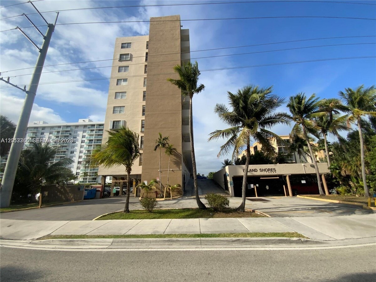 Photo - 2903 N Miami Beach Blvd Unit 905