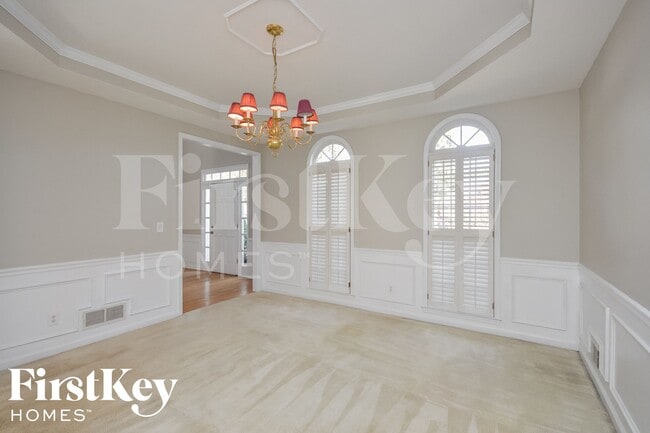 Photo - 1715 Foxwood Glen SE