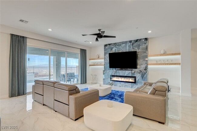 Photo - 510 Duvet Ct