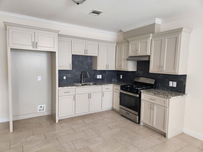 Photo - 10401 Bauman Rd