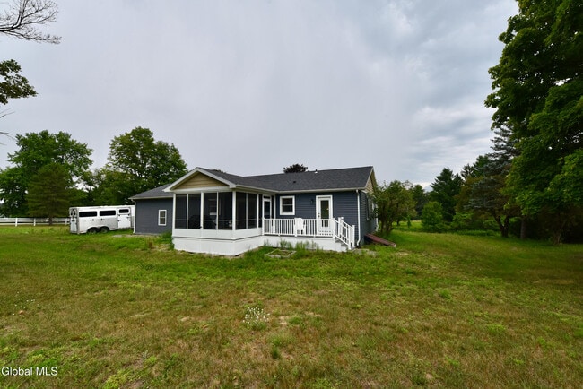 Photo - 434 Burgoyne Rd