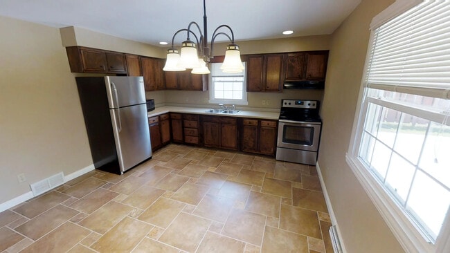 Photo - 325 S Matthias St