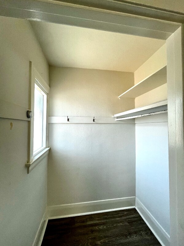 Photo - 855 1/2 W 43rd Pl