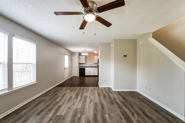 Photo - 144 Winterwood Dr