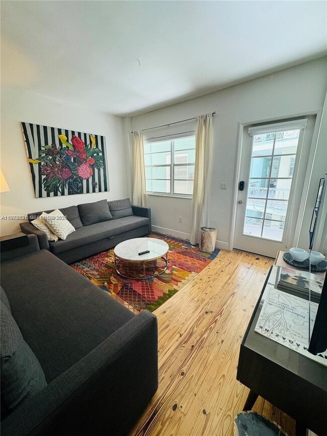 Photo - 1755 Washington Ave Unit 3C