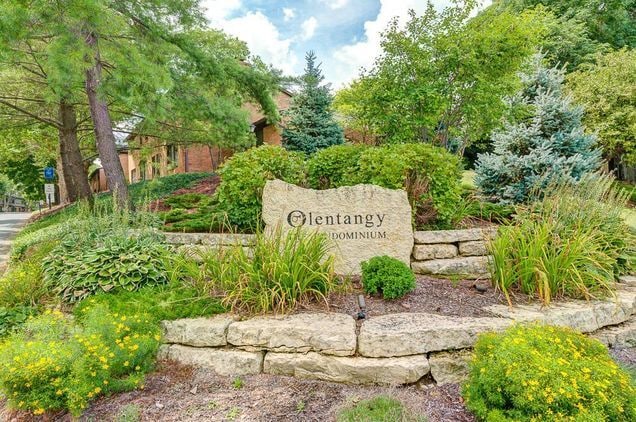 Photo - 652 Olde Towne Ave