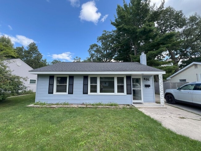 Building Photo - NEWLY REMODELED 3 BEDROOM HOME NEAR CIVIC ...