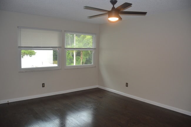 Building Photo - 3109 W Horatio St Unit 28A