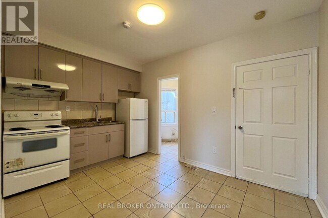 Photo - 1228 Danforth Ave