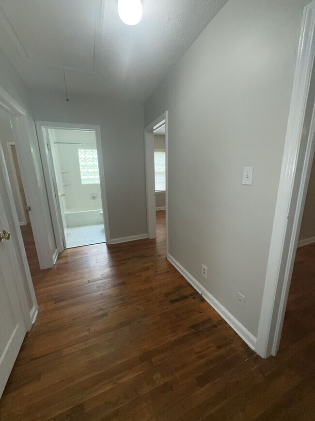 Photo - 3111 Avon Dr