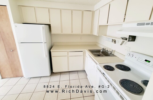 Building Photo - Great location off Leetsdale/Parker and Florida with lots of amenities such as pool, hot tub, clu...