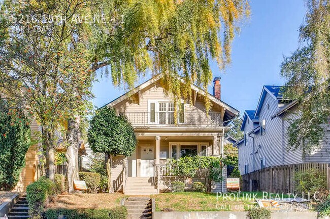 Building Photo - 5216 15th Ave NE Unit 1