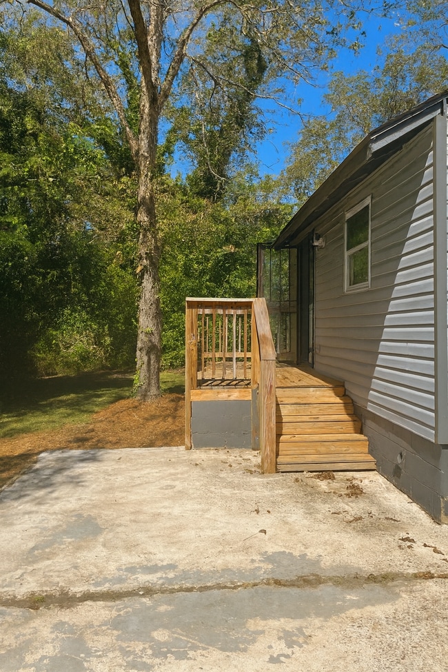 Photo - 260 Balkcom Ave