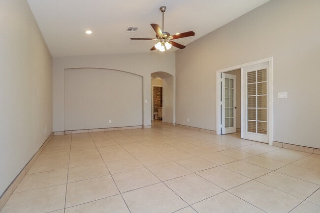 Photo - 1616 S 82nd Dr