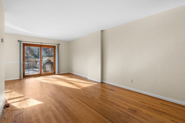 Photo - 4 Bedroom 3.5 Bathroom - Van Ness/Tenleytown Semi Detached Home - Attached 1 Car Garage