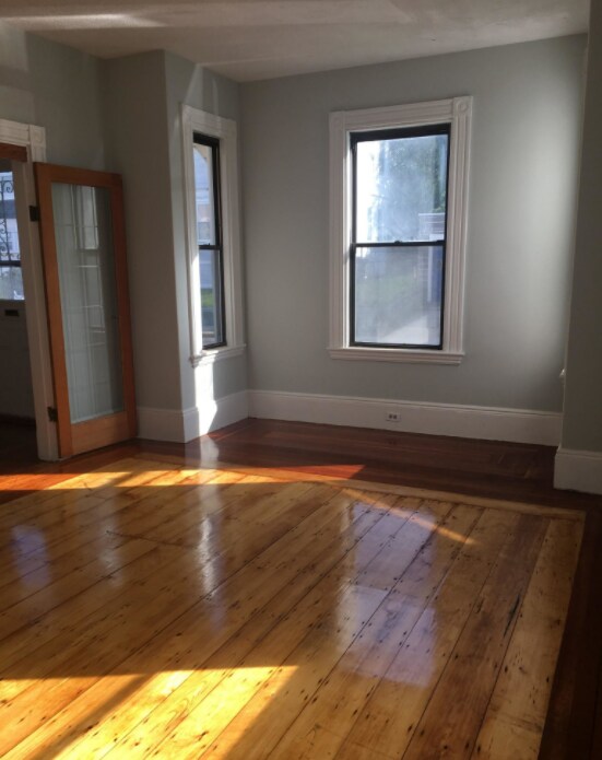 Photo - 10 Saunders St Unit 1