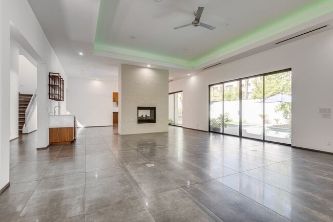 Photo - Luxury Summerlin Living in Gated Canyon Cr...