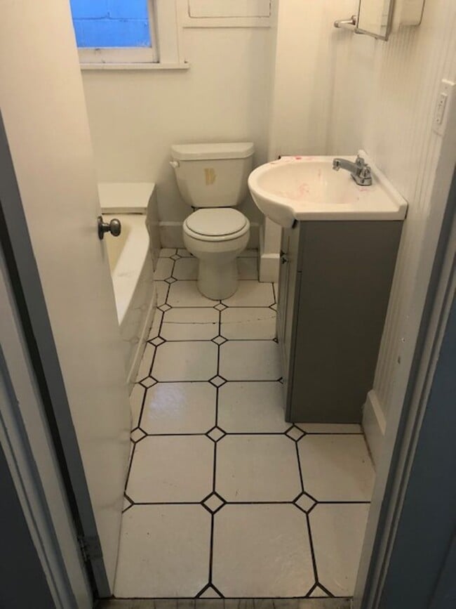 Photo - Lovely 3 bedroom 2 bathroom in St. Petersburg