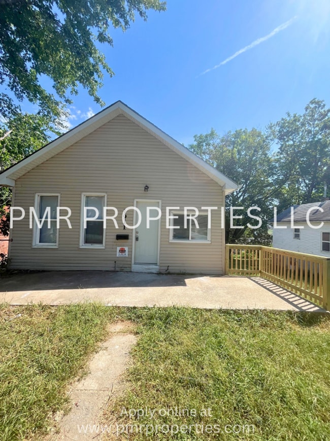 Building Photo - 3 Bedrooms/1.5 Bathrooms Rental